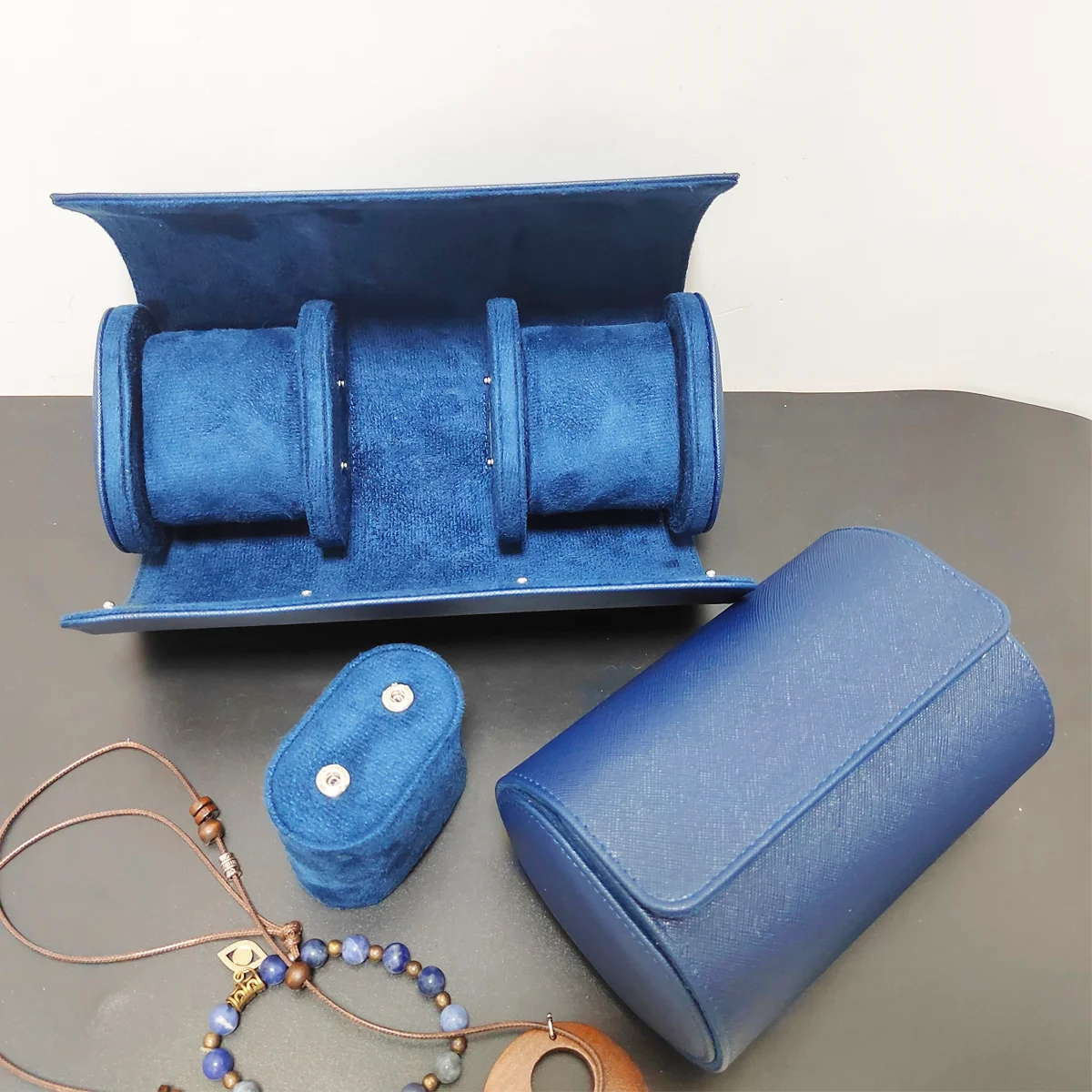 1/2/3 Slots Watch Roll Travel  - огляд і ціна Watch Travel Roll Case 3 Slots Leather